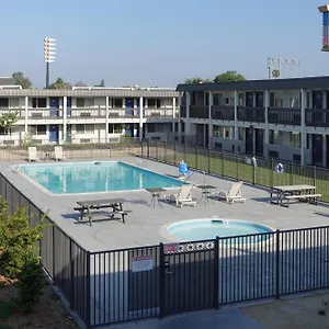 Hotel 6-claremont, Ca